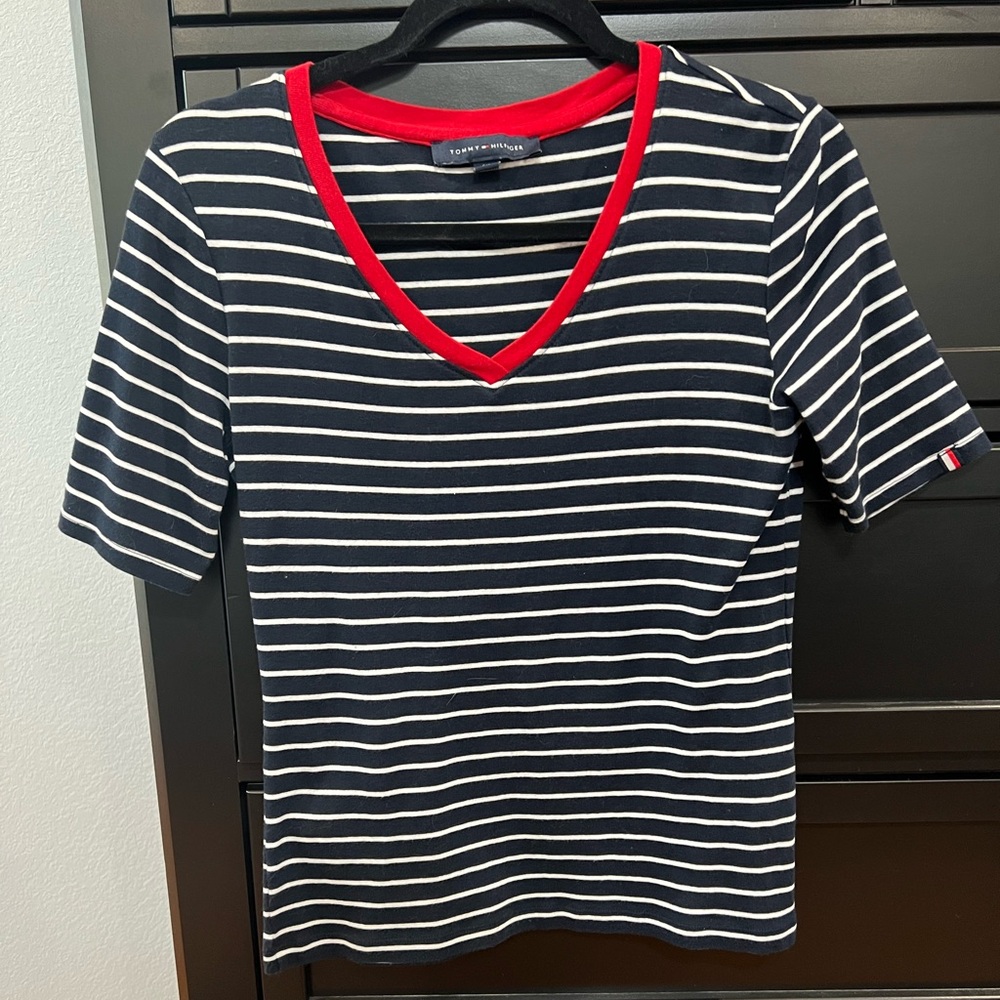 Tommy Hilfiger dressy tshirt